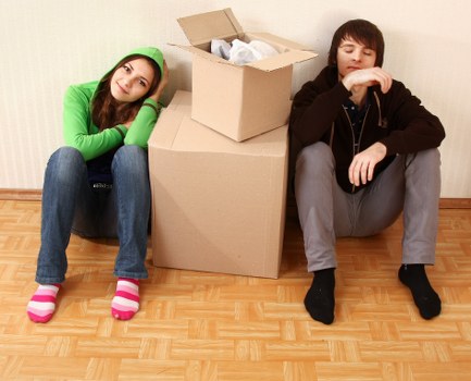 Professional movers handling a flat relocation in Shoreditch