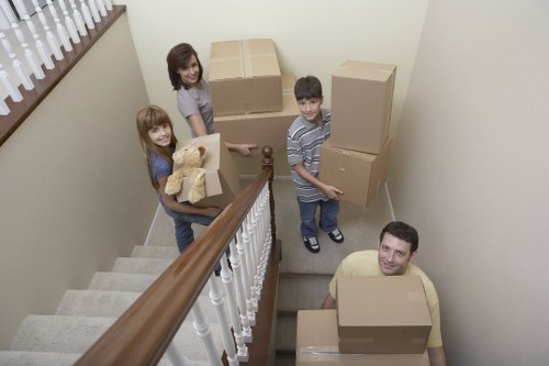 Commercial packing and unpacking support for offices in Shoreditch
